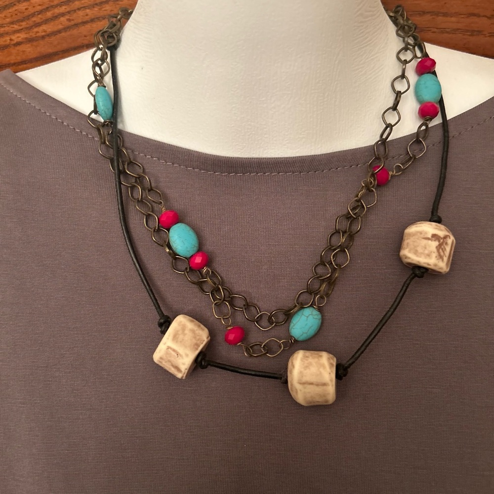 Red and Brown Necklace with Double-Strand Chain and Square Pendants